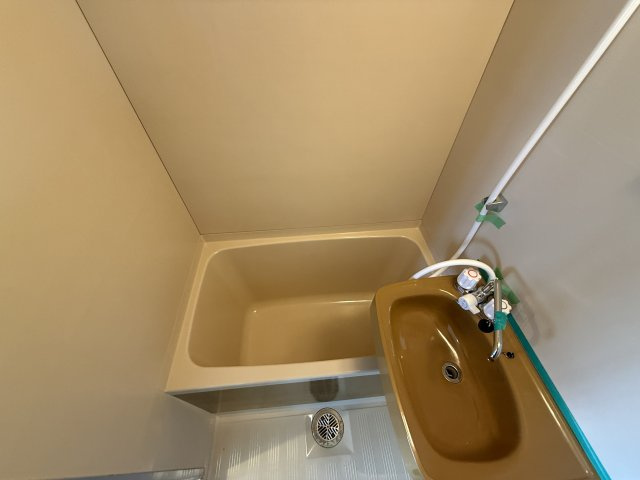 センチュリー寝屋川の浴室