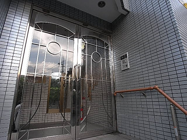 京阪プリンスマンションのエントランス|オートロック