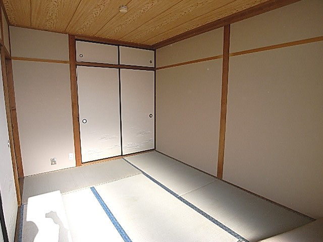 芳栄ハイツの収納