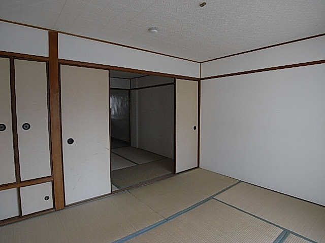 岡田マンションの収納