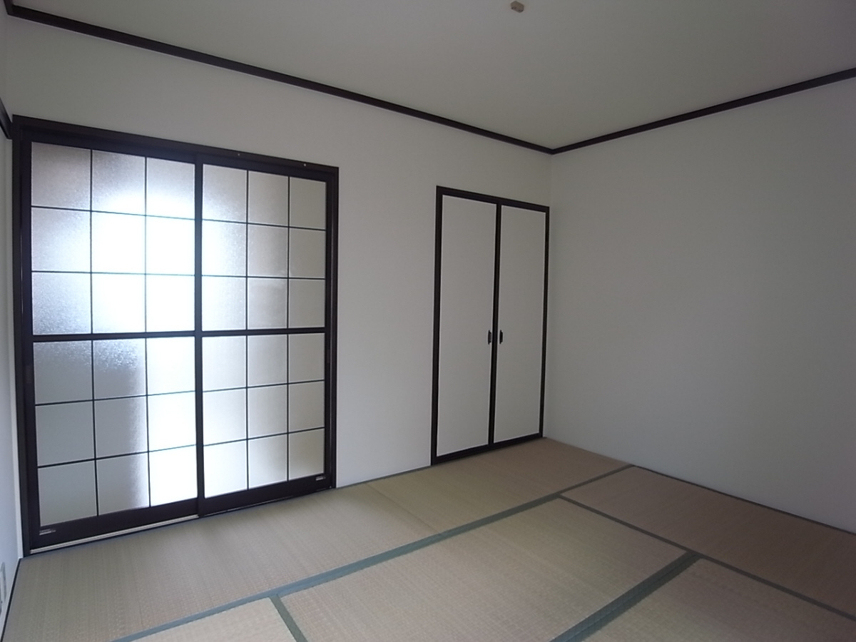 エスト香里の洋室