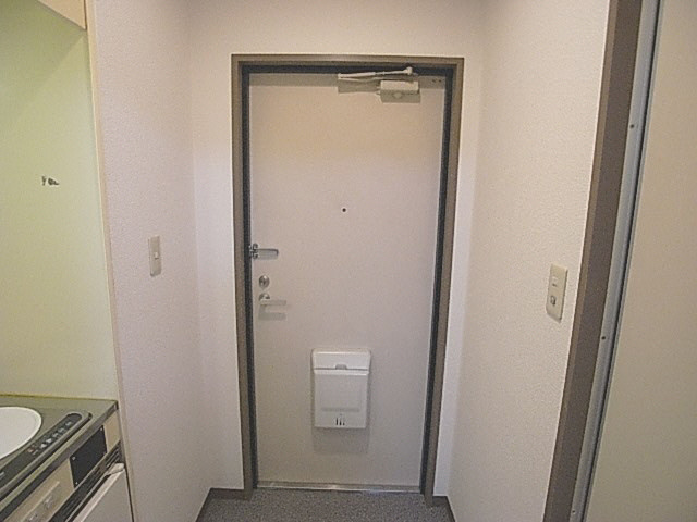 メビウス寝屋川レジデンスEastの玄関