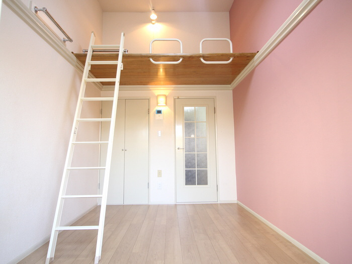 アメニティ寝屋川の洋室
