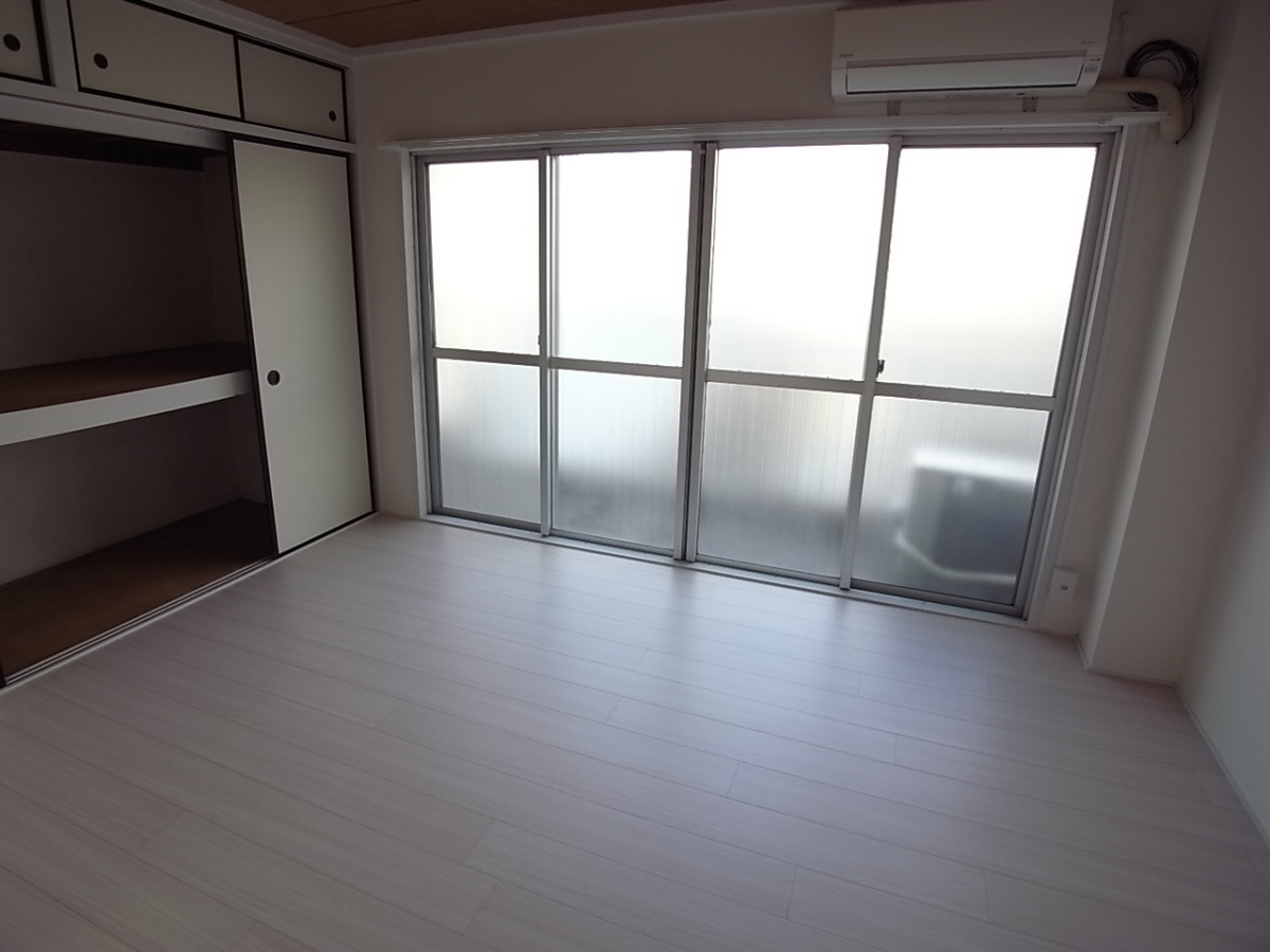 清水マンション第1の玄関