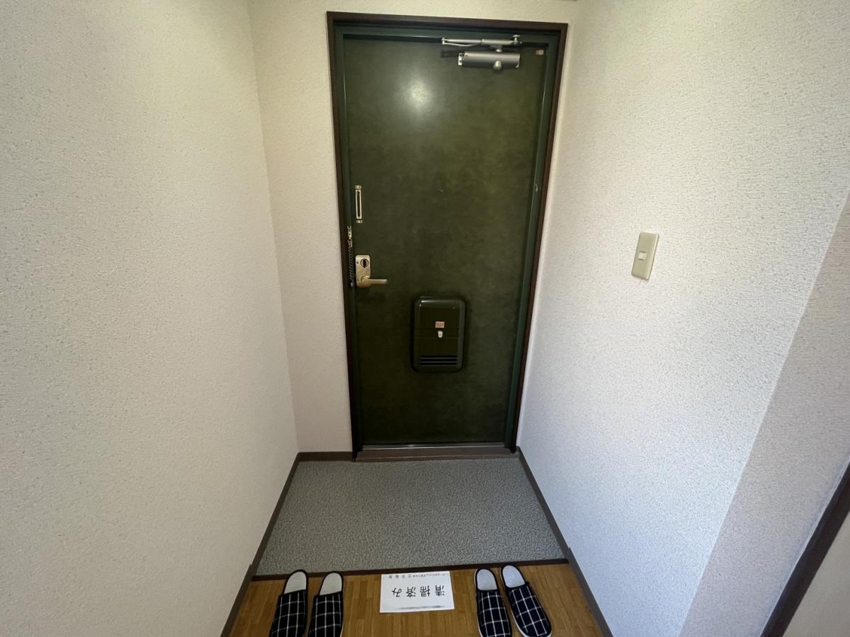 クワイエット香里の玄関