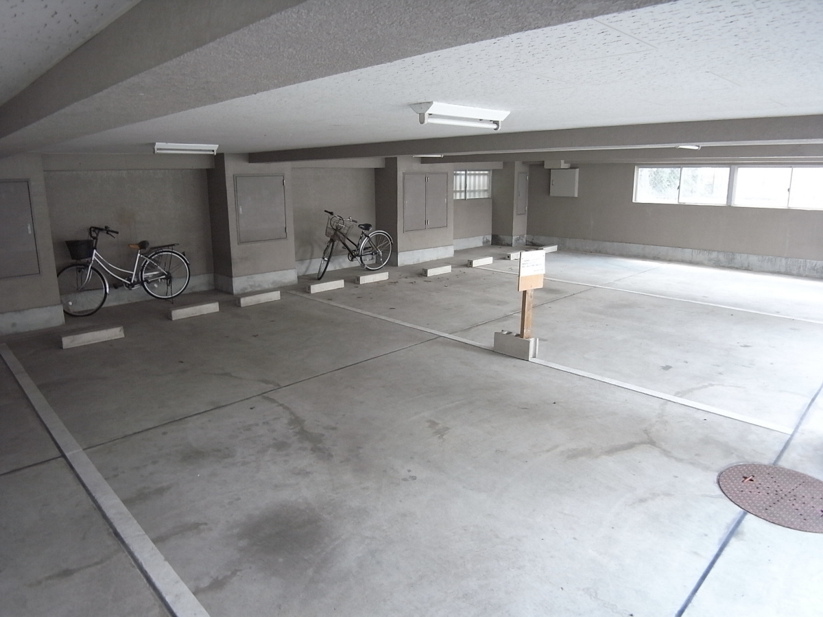 聖和ハイツ高宮の駐車場