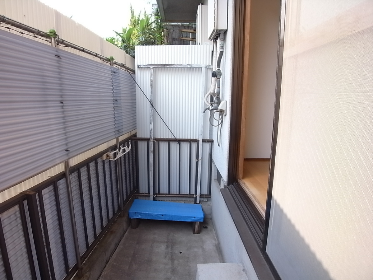 ハイツRICOの玄関