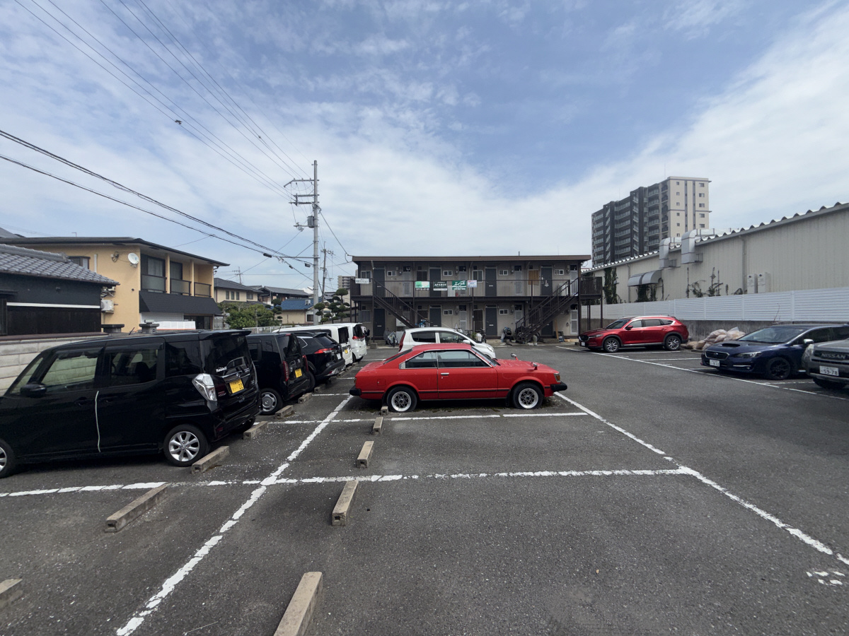 田伏ハイツの駐車場