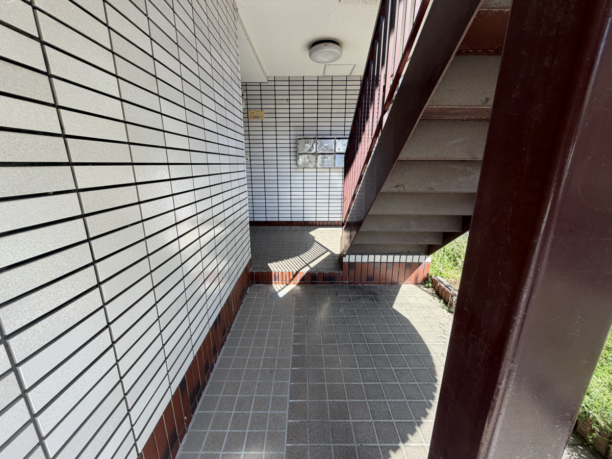 サニーハイツ萱島のエントランス