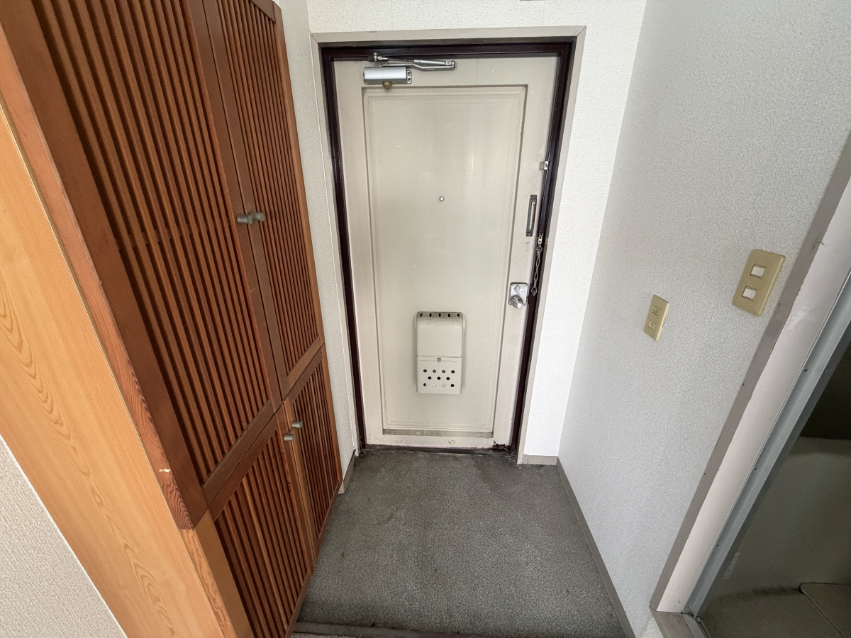 サニーハイツ萱島の玄関