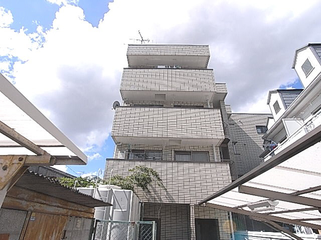 リバーヒル石津の外観