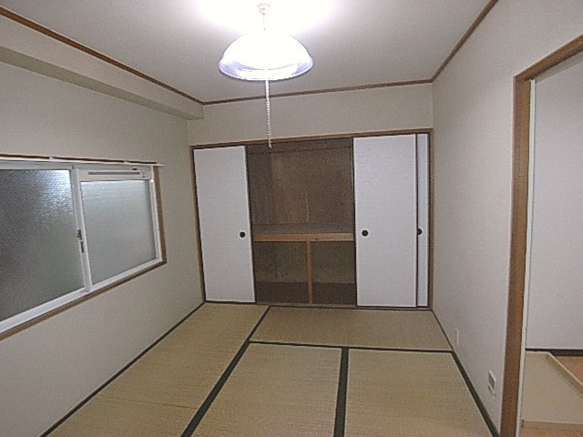 田井町マンションの浴室