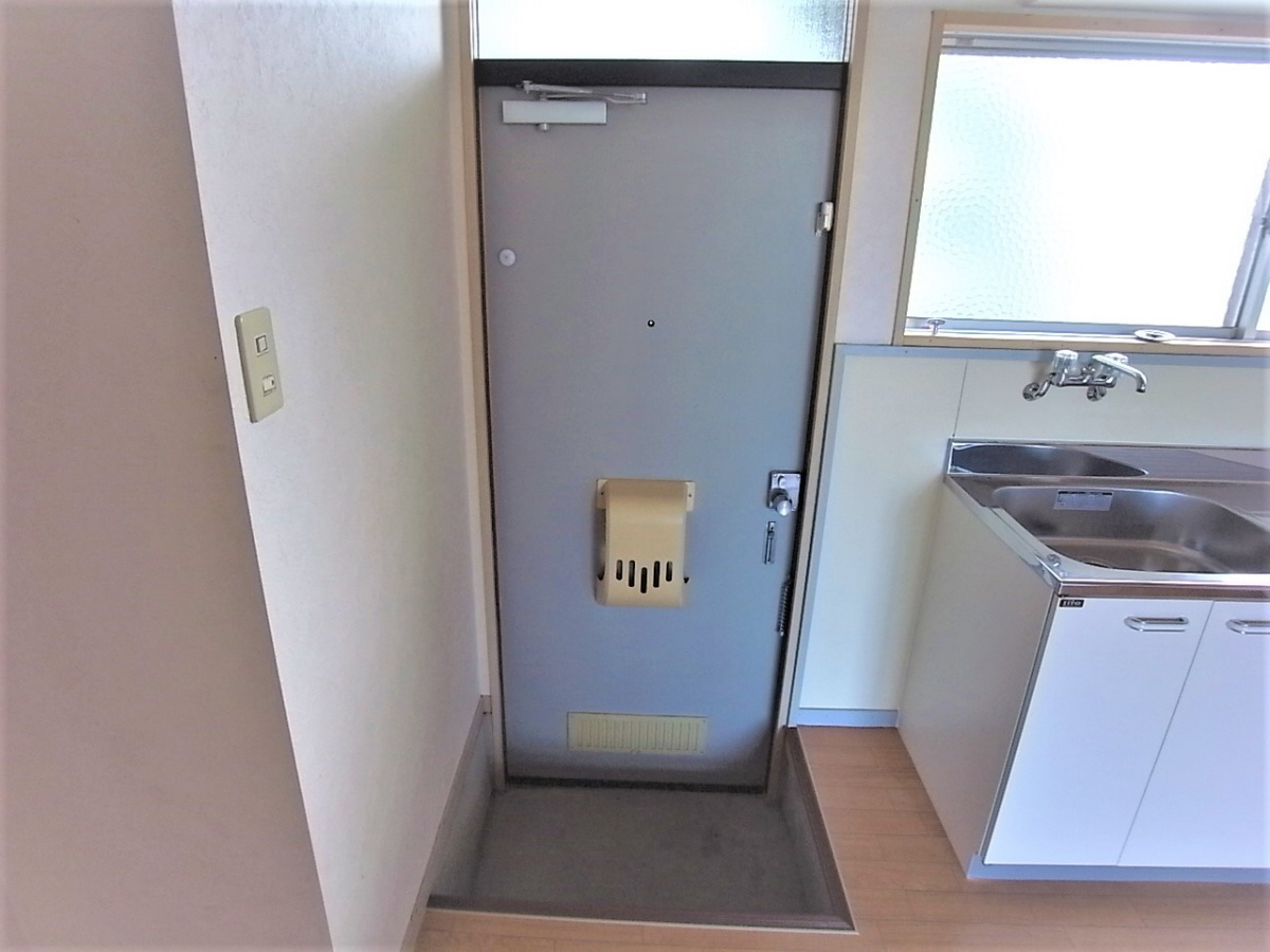 タチバナハイツB棟の玄関