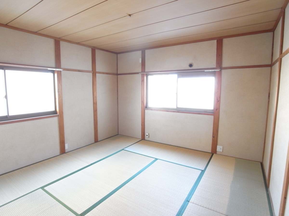 辻本ハイツ8号の洋室