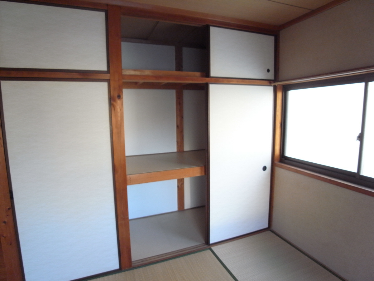 辻本ハイツ8号の玄関