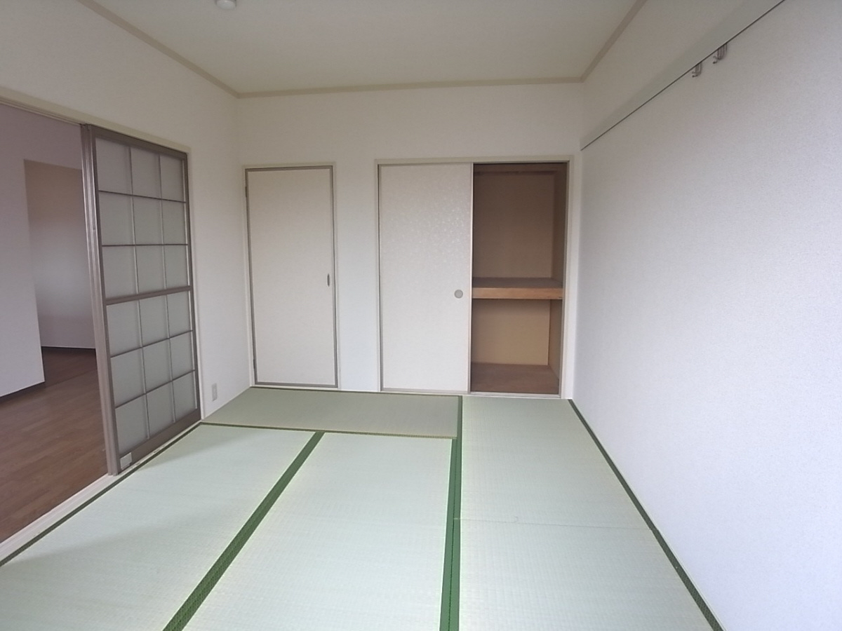 コートビレッジの洋室