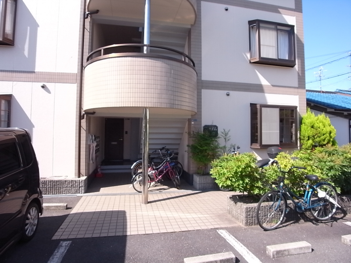 プライム高柳のエントランス