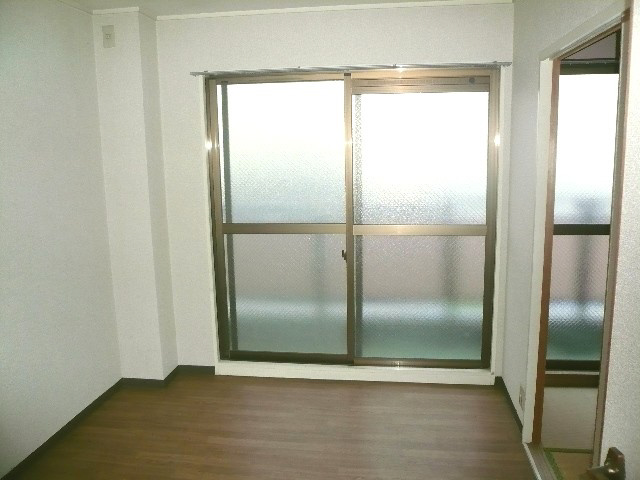 第三光永住の洋室