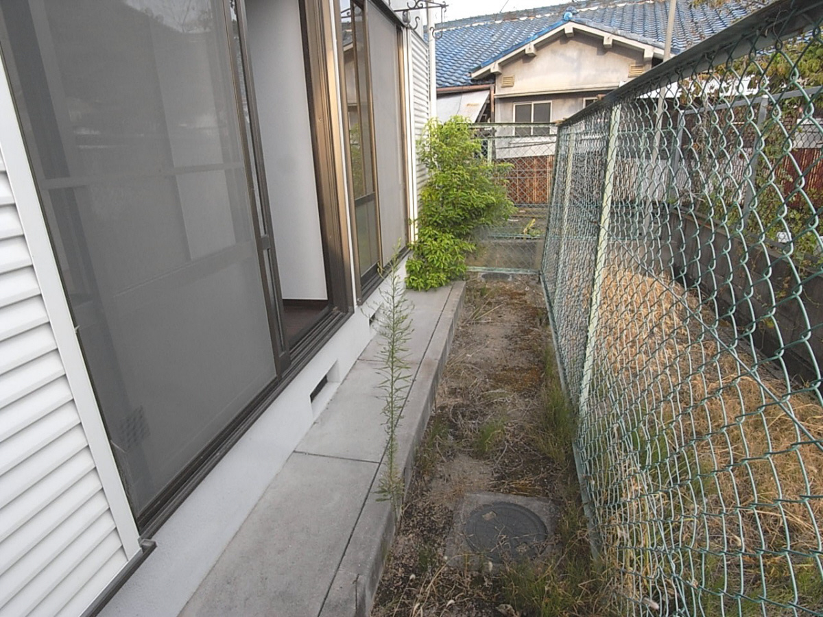 石橋ハイツA棟のバルコニー