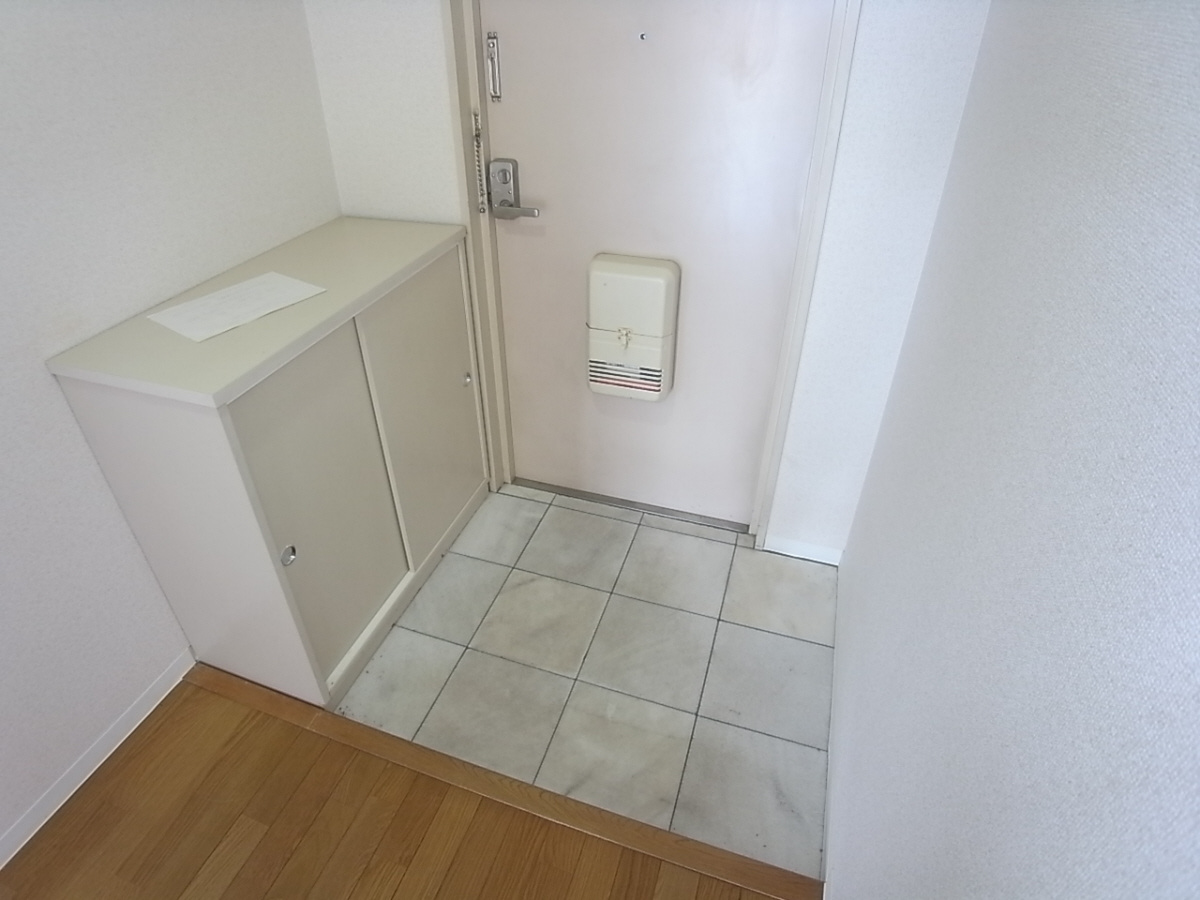 グリンピア東寝屋川の玄関