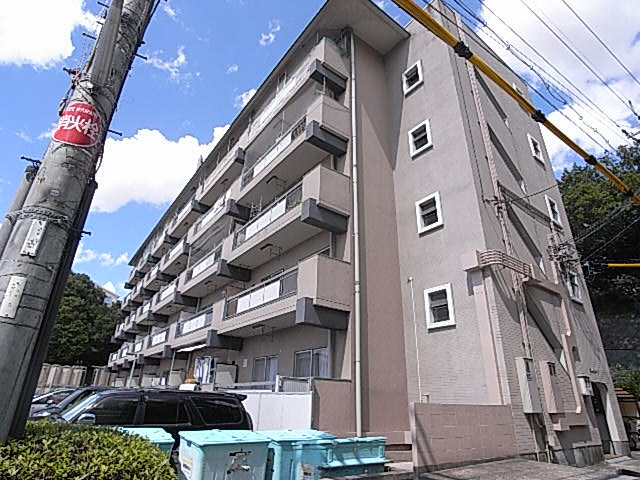 清水谷コーポのエントランス