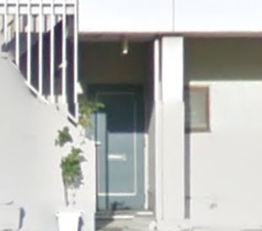 岡田マンションのエントランス