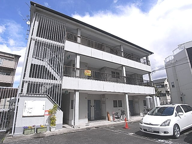 岡田マンションの外観