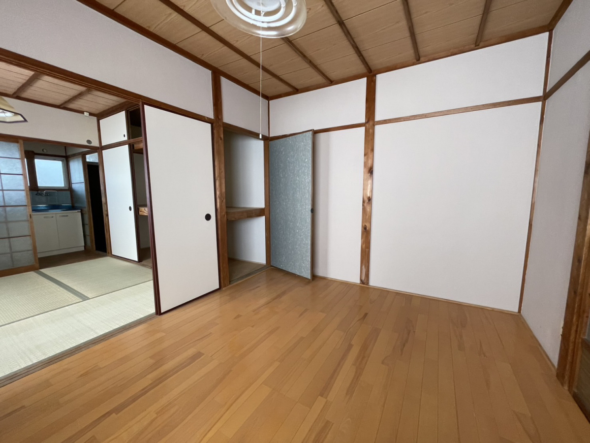 西尾文化の洋室