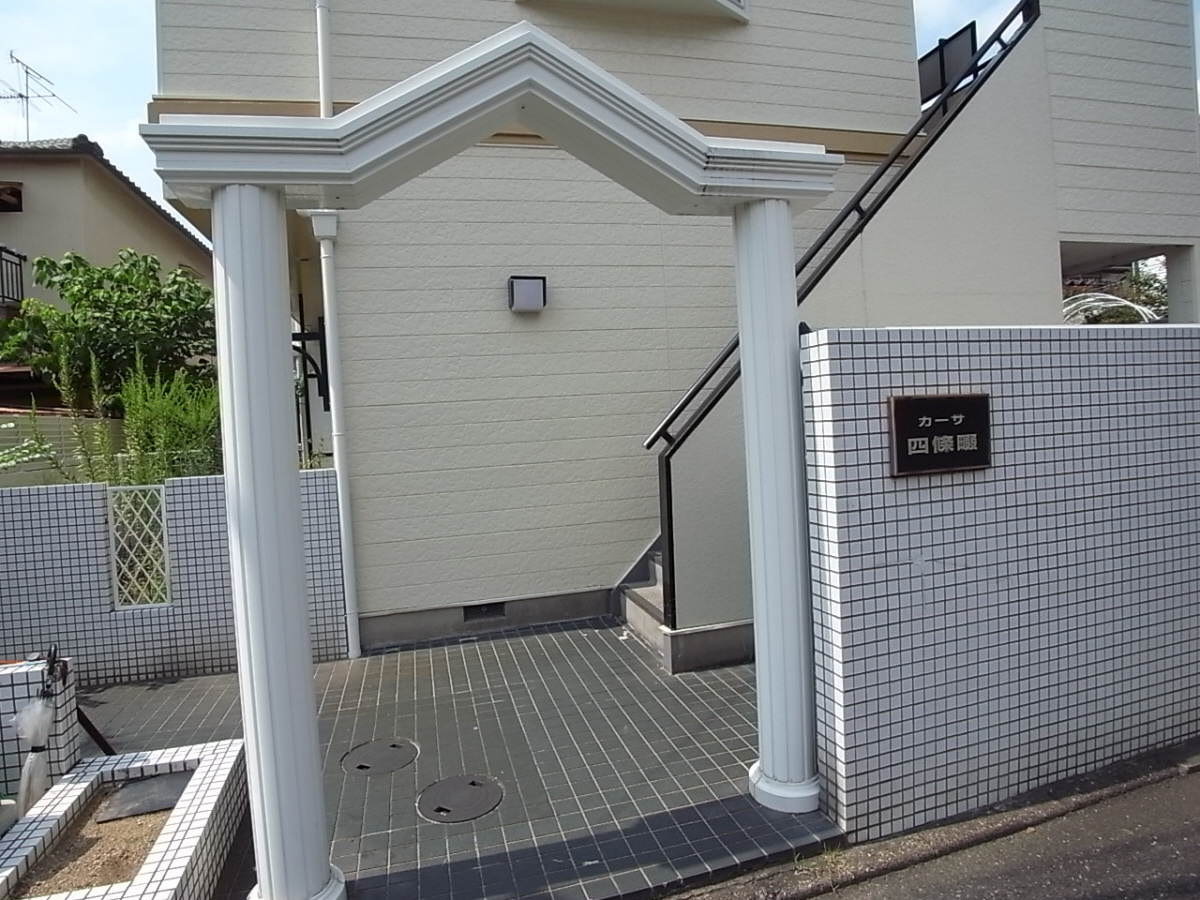 カーサ四條畷のエントランス