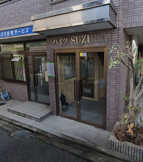 ハイツSUZUKAのエントランス