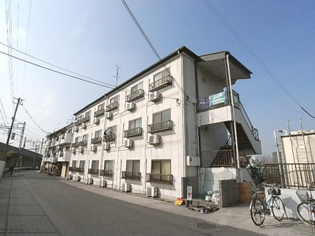 マンションモンタナの外観