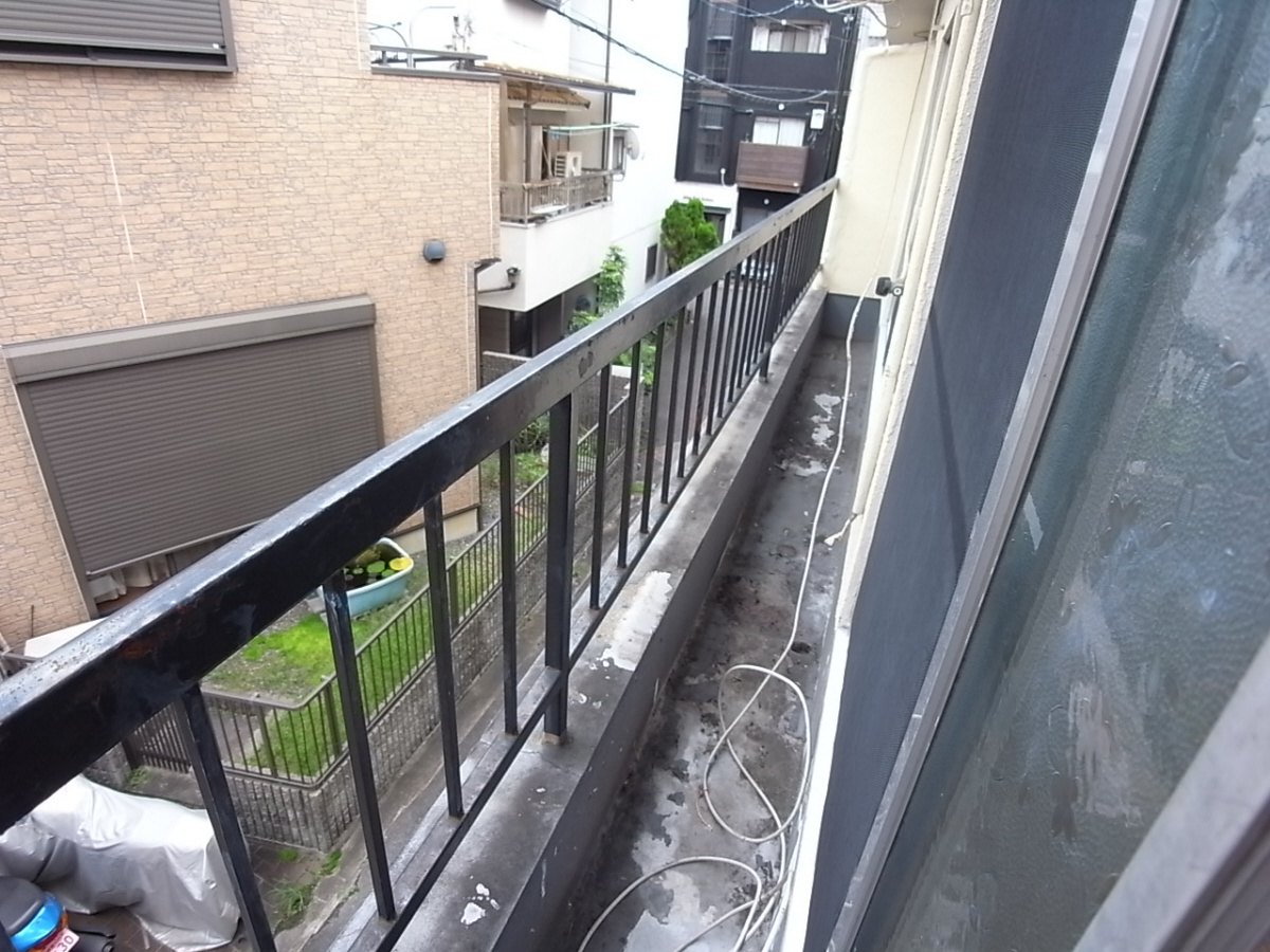 香里園森岡マンション1号棟のバルコニー