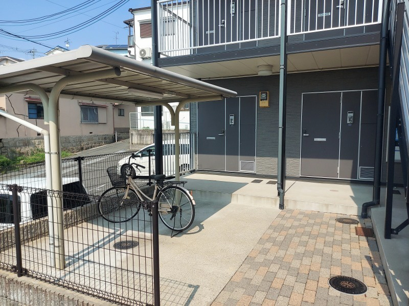 レオパレスM＆Kuzumasaの駐車場