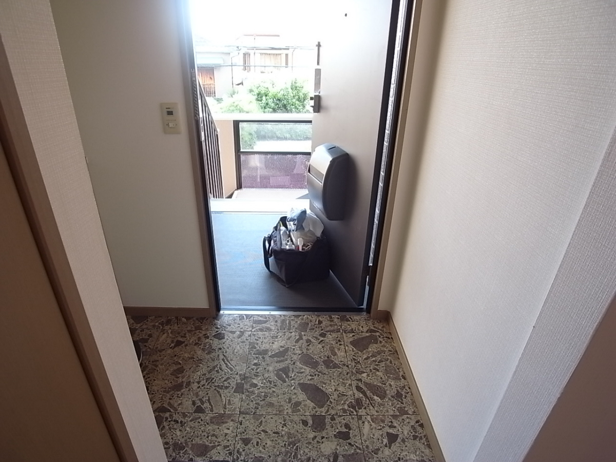 サニーハイツ香里園の玄関