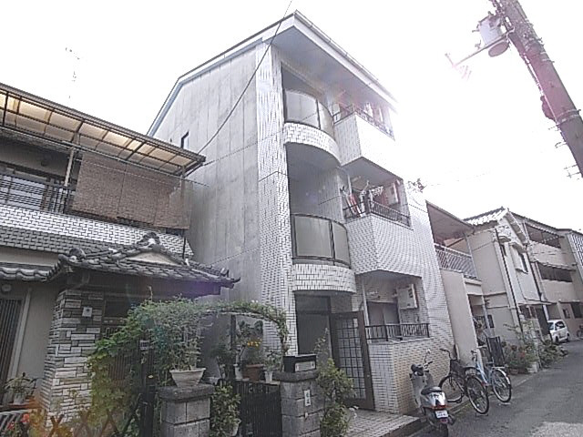 坂本マンションのエントランス