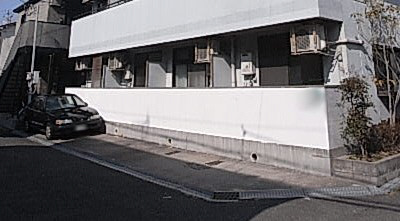 センスマンションの駐車場