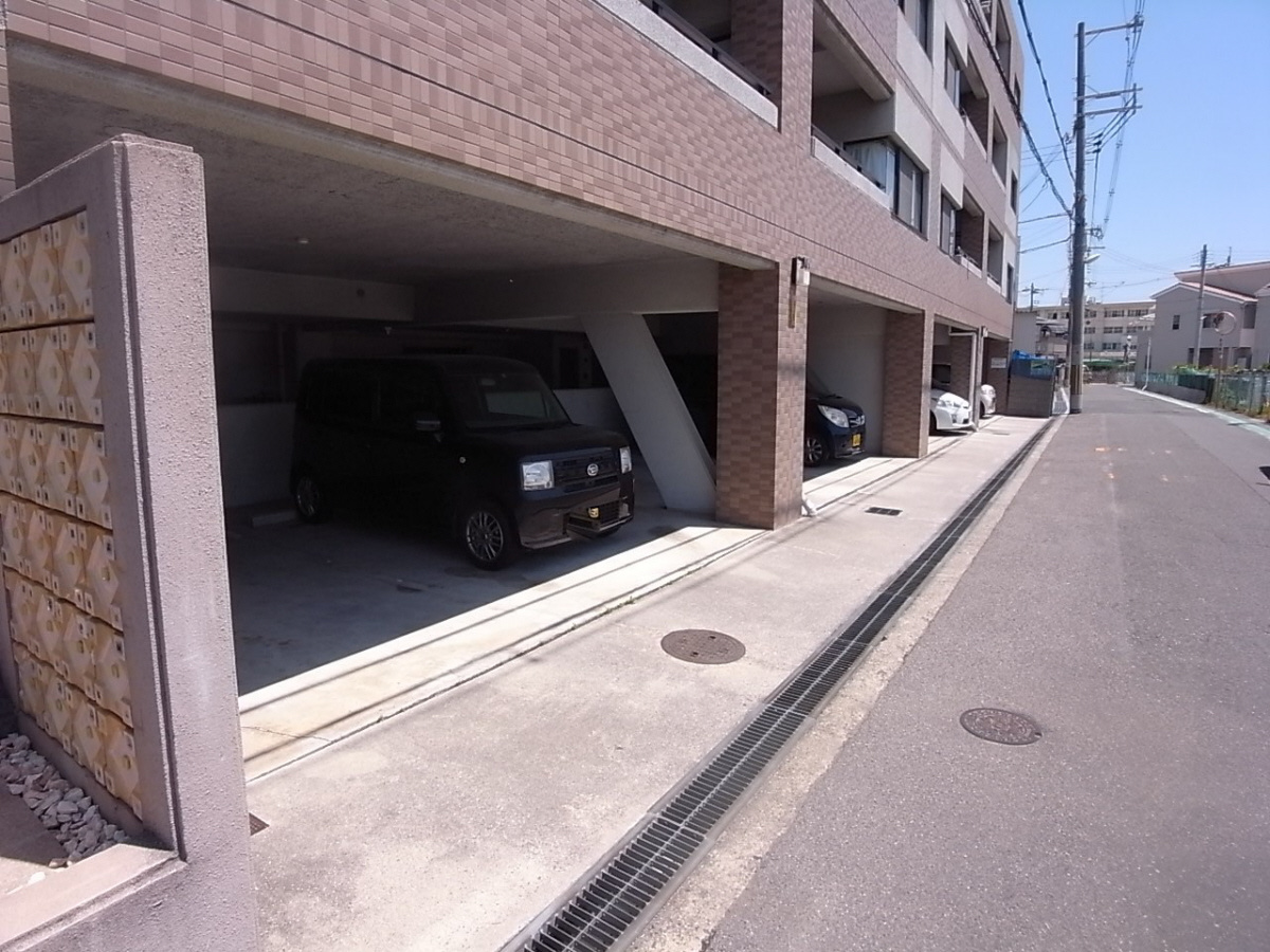 ソル・レヴェンテの駐車場