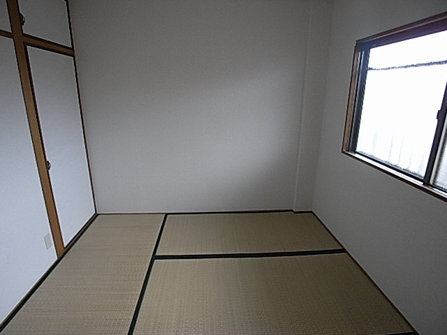 まるき清水の洋室