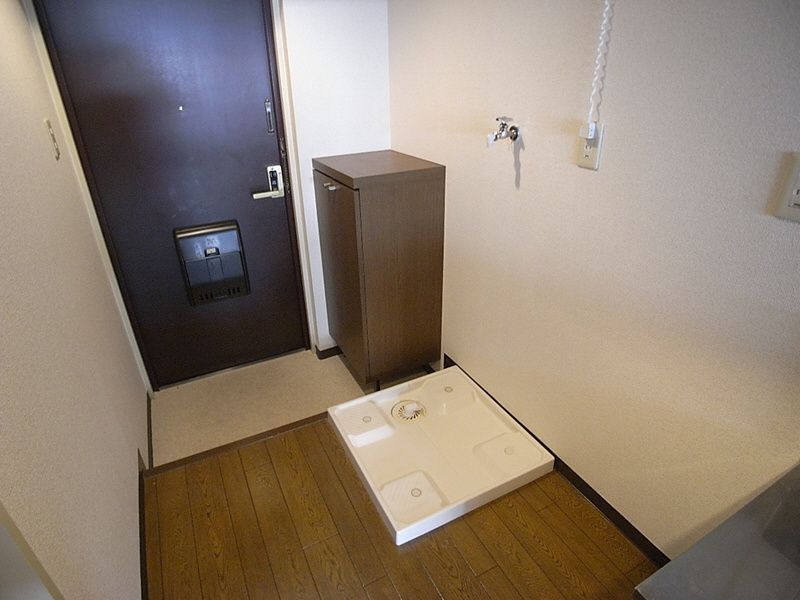 パレやましな佐わらびの玄関