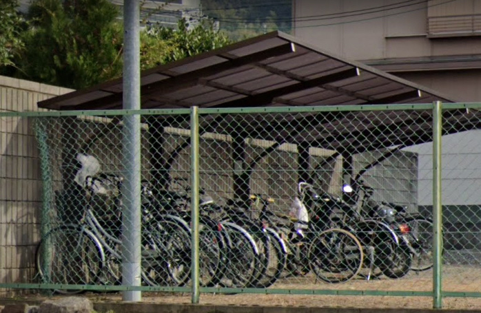 ハースサイド中垣内の駐車場