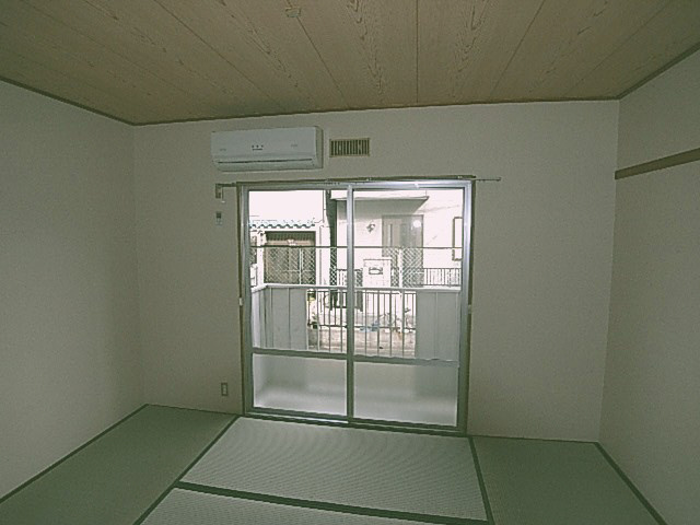 翠甲園ハイツの洋室