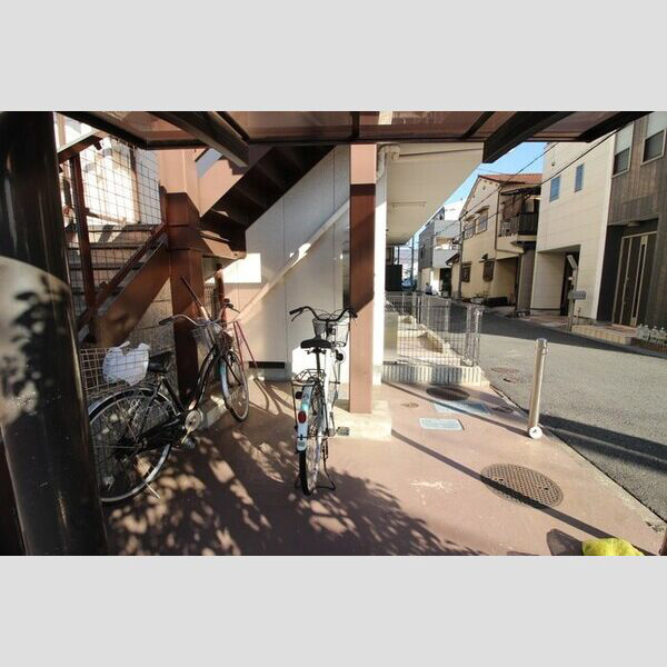 ミルフォードダイトウの駐車場