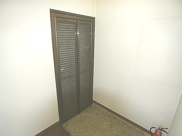 福田マンションの玄関
