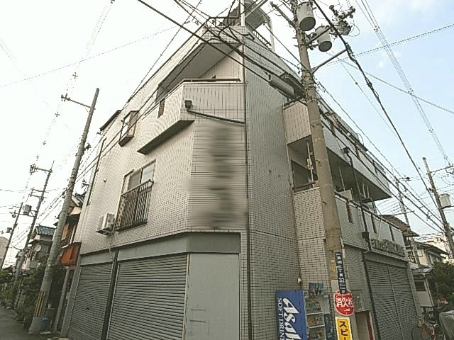 福田マンションのエントランス
