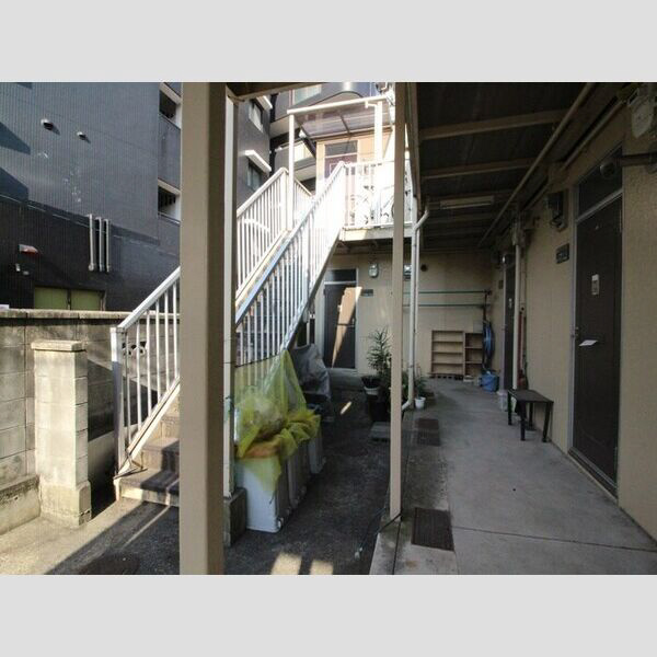 コーポ西井のエントランス