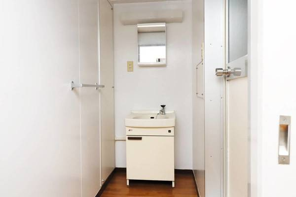 ビレッジハウス成田吾妻タワー1号棟の洗面所|ビレッジハウスの同一物件・同一タイプの間取りの写真です