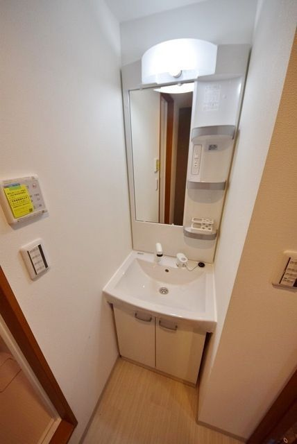サニー日進町の独立洗面台|※別部屋参考写真