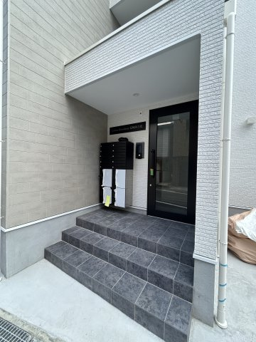 ココングランジュール尼崎西立花のエントランス|落ち着いたエントランスです