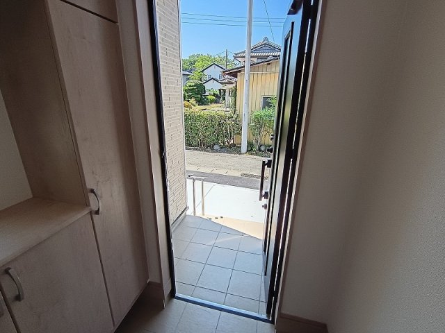 ハートフルタウン 高崎市中豊岡町新築の玄関|現地撮影