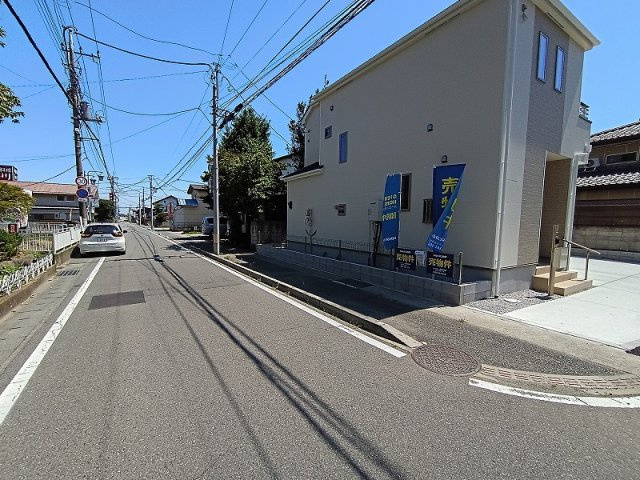 ハートフルタウン 高崎市中豊岡町新築の前面道路含む現地写真